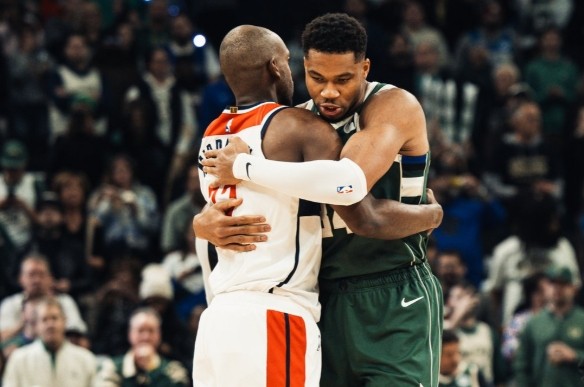 Giannis dominates in season opener as Bucks beat Wizards image