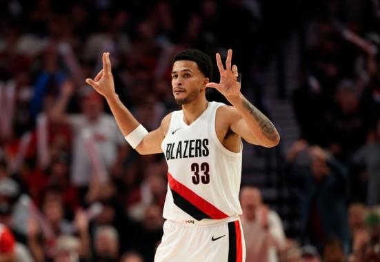 Blazers stun Warriors despite Curry's 35-point effort image
