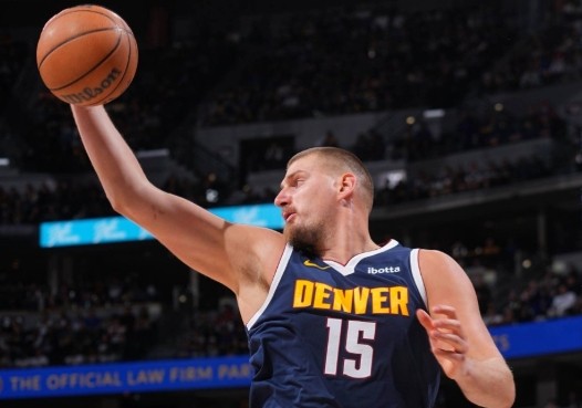 Nuggets earn first win of the season, rout Suns 133–111 image