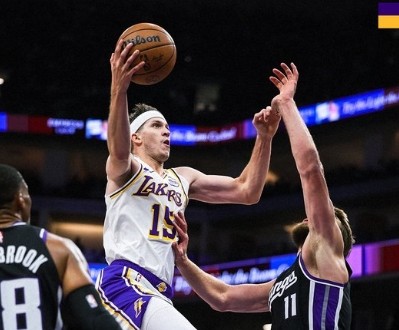 Reaves’ Career-High 51 lifts shorthanded Lakers past Kings, 127–120 image