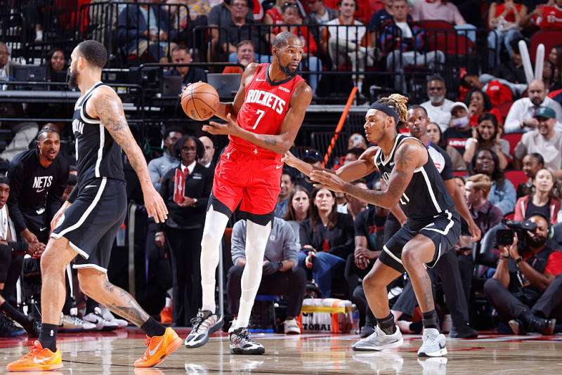 Rockets rout Nets to claim first win of the Season image