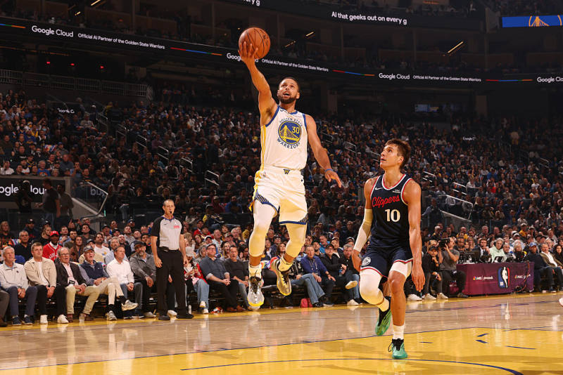 Warriors crush Clippers, 98-79 image