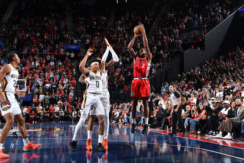 Leonard hits clutch jumper to lift Clippers over Pelicans image