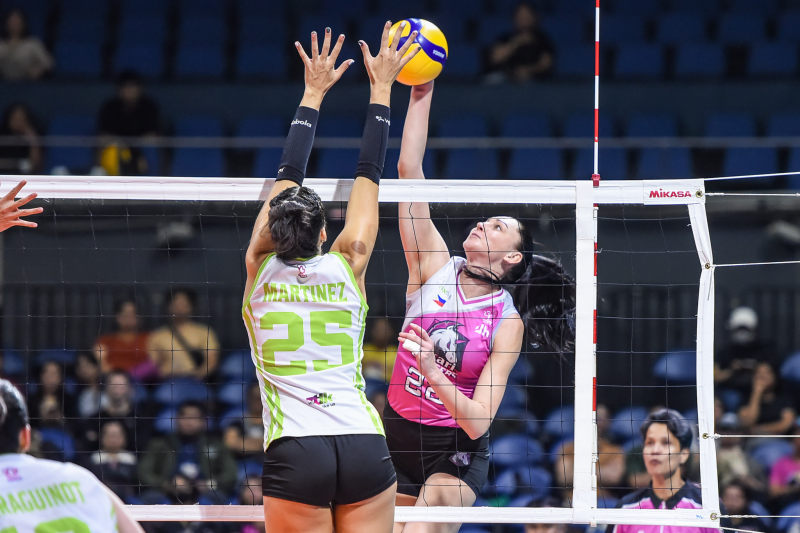 Power Chargers stay in playoff hunt image