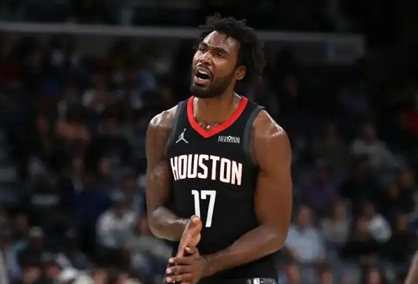 Tari Eason Suffers Oblique Strain image