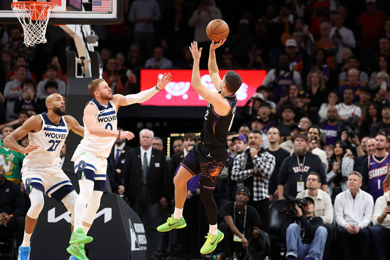 Gillespie, Suns shock Wolves in NBA Cup image