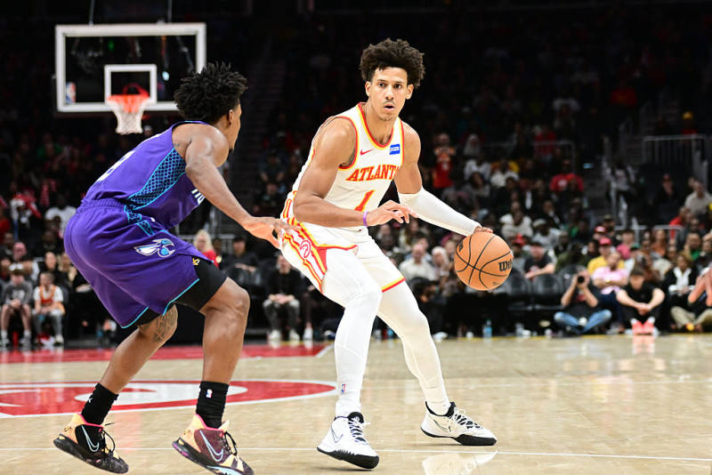 Johnson’s 28 points lift Hawks past Hornets image