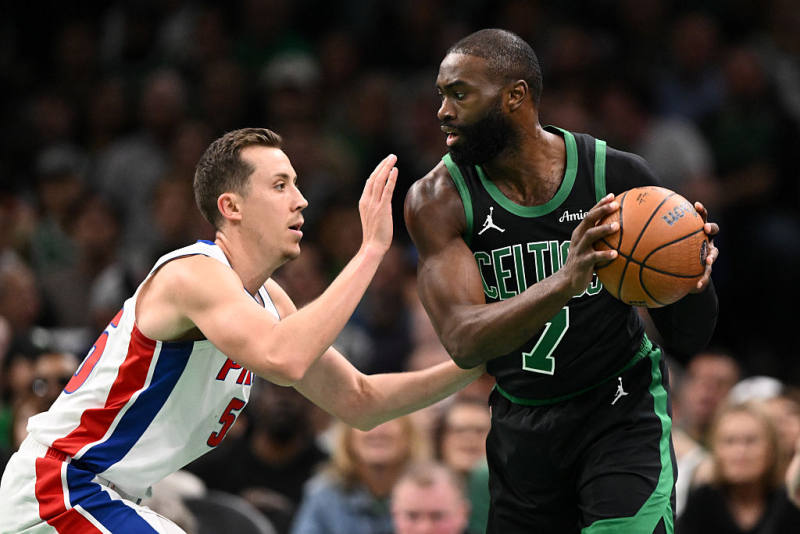 Celtics snap Piston streak image
