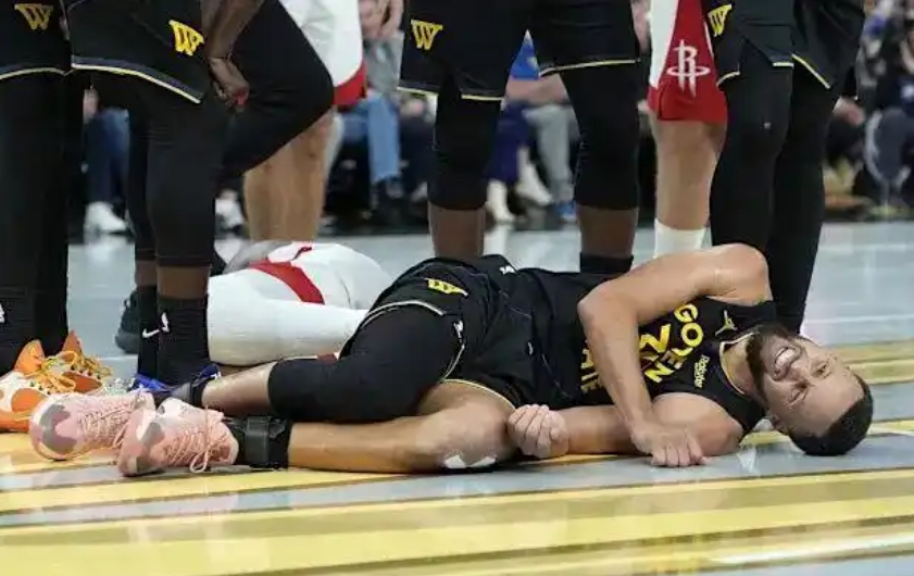 Warriors update: Curry dealing with left-leg injury, not right image