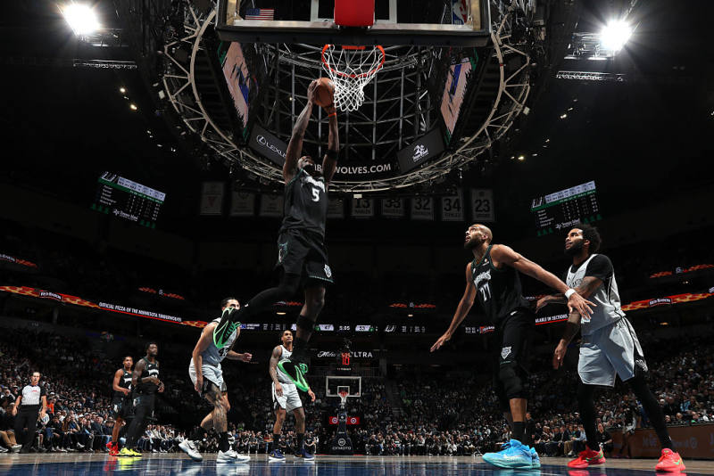 Anthony Edwards goes off for 32 in Wolves’ win over Spurs image