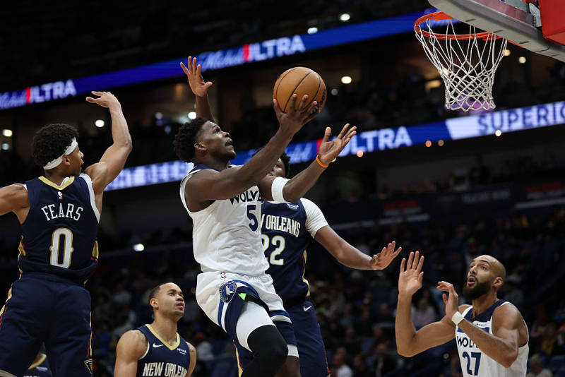 Timberwolves edge Pelicans in OT image