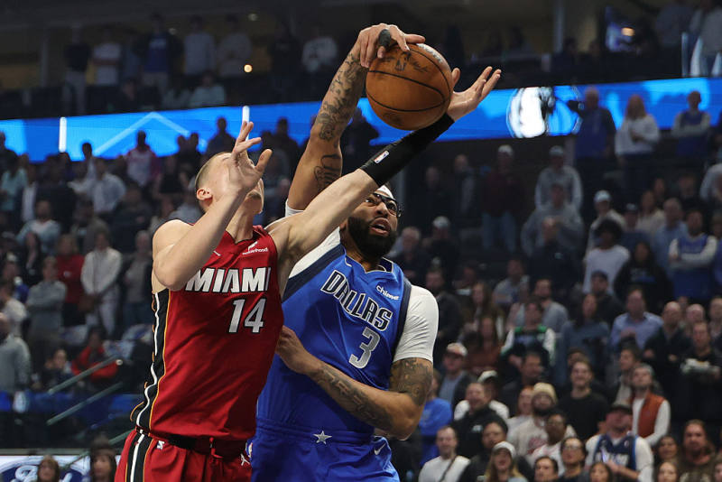 Mavericks beat Heat to notch third straight win image