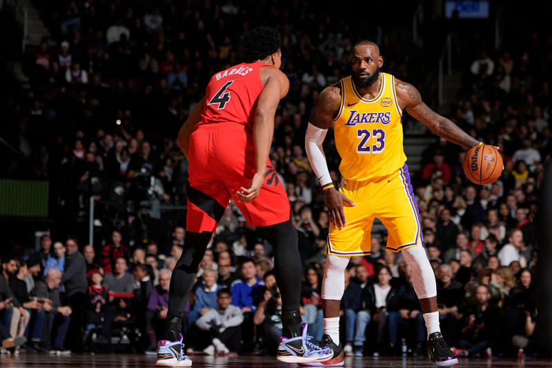 Hachimura drills buzzer-beater as Lakers edge Raptors image