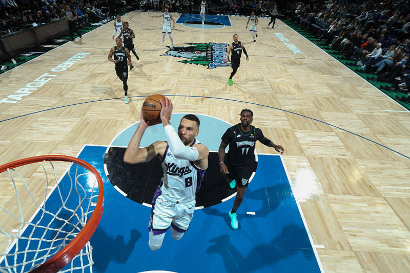 Kings lose leading scorer Zach LaVine to left ankle injury vs. Timberwolves image