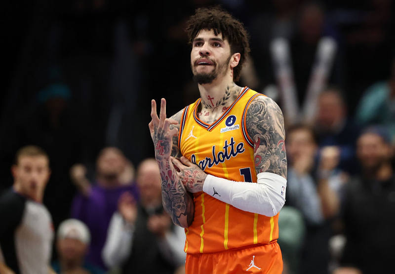 Ball leads Hornets past Hawks in a high-scoring Thriller image