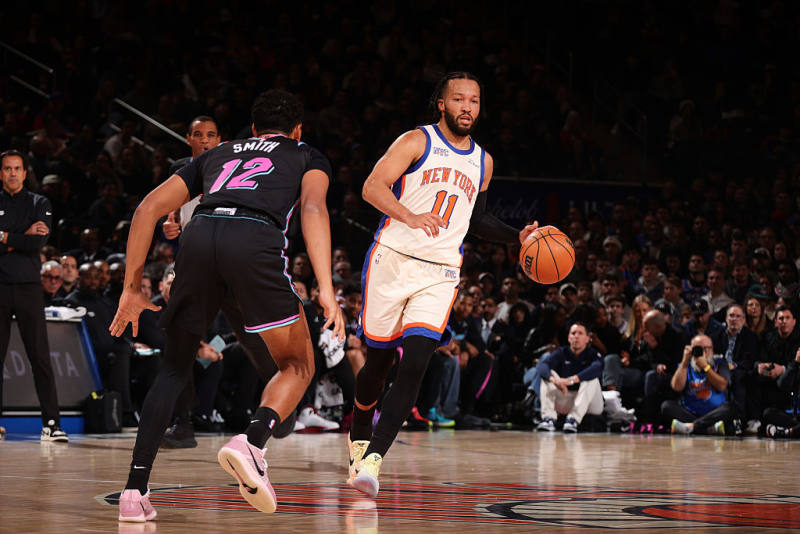 Knicks hold off Heat behind Brunson's 47-point night image