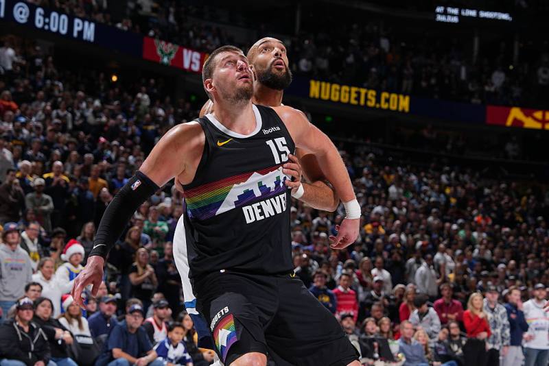 Nikola Jokic's Christmas triple-double lifts Nuggets past Wolves in OT image