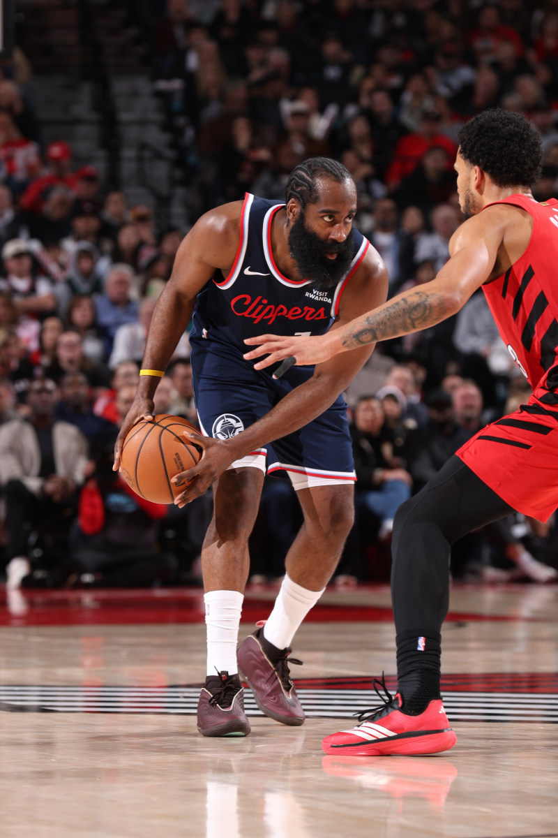 Clippers stay hot, tally past Trail Blazers for third straight win image