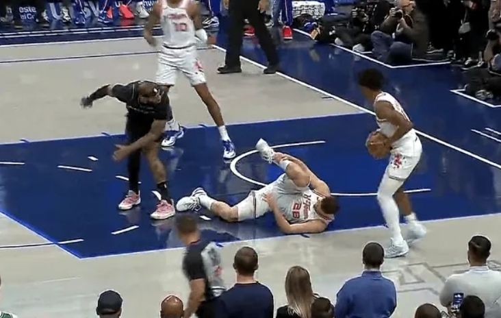 Sengün Injured Early in Rockets-Mavericks Game image