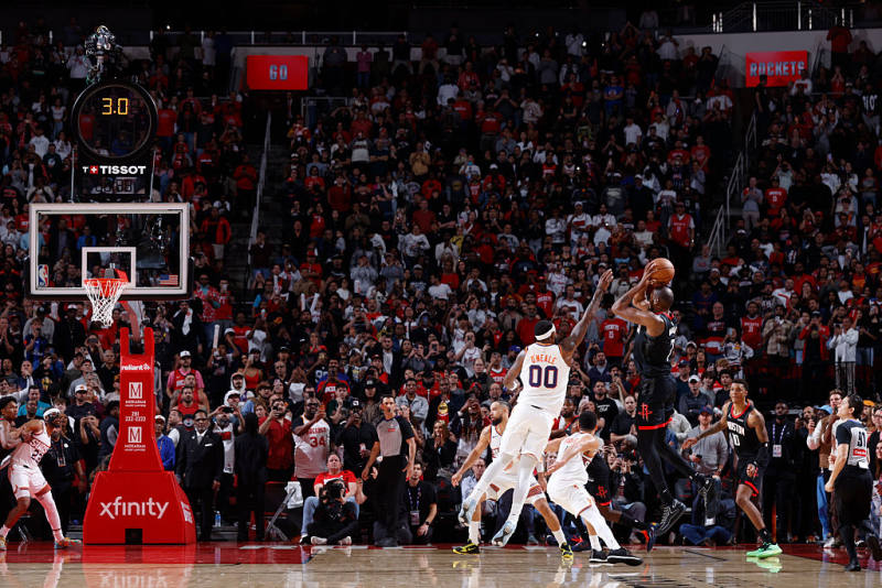 Durant’s late three lifts Rockets past Suns image