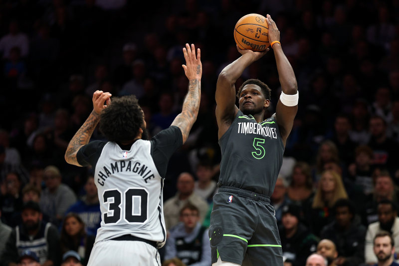 Timberwolves nip Spurs behind 4th quarter blast image