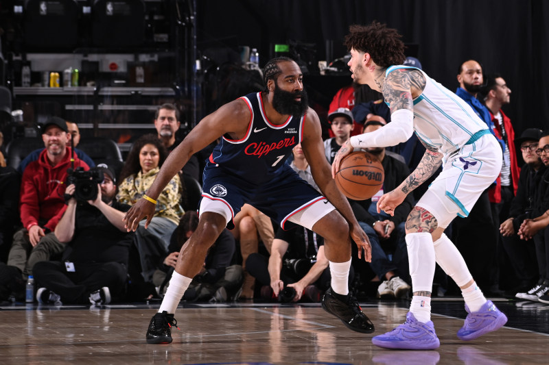 Harden passes Shaq on all-time scoring list as Clippers down Hornets image