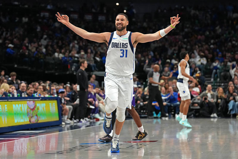 Thompson reaches 17K milestone in Mavericks’ win image