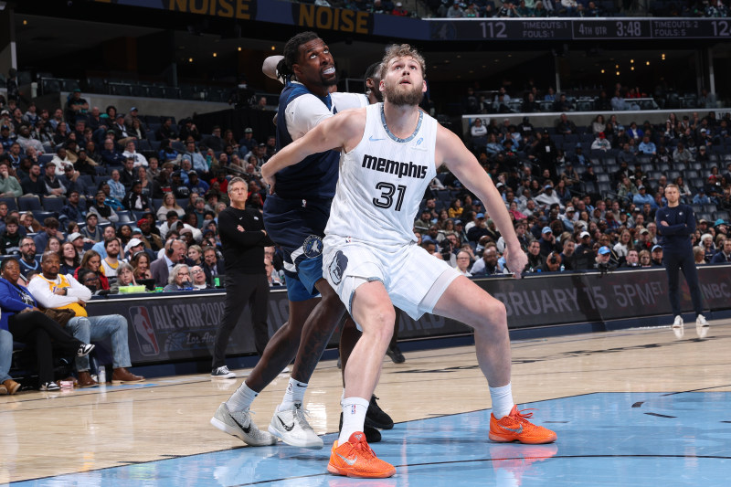 Hawks add center depth, acquire Jock Landale from Jazz image