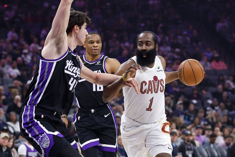Harden's debut sparks Cavaliers to victory, extends Kings' losing streak to 12 image