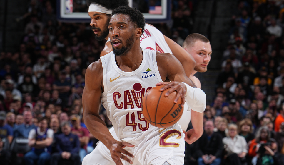 Mitchell's late free throws seal Cavs' victory over Nuggets image