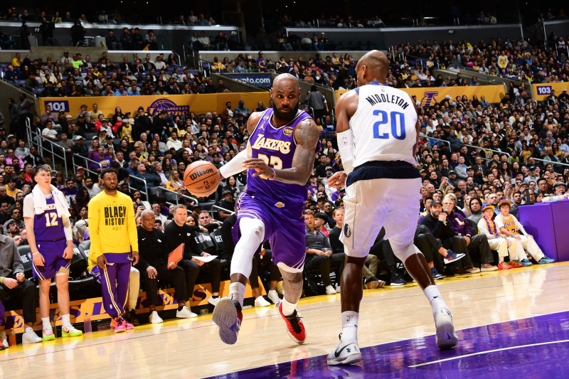 LeBron James’ historic triple-double powers Lakers in rout of Mavs   image