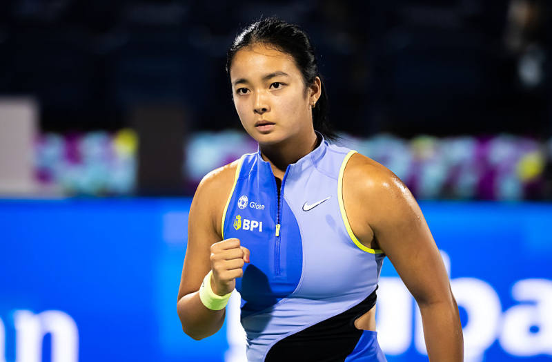 Alex Eala defeats Jasmine Paolini to reach Dubai Round of 16 image