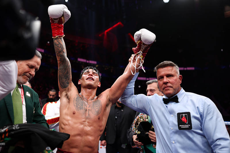 Garcia dethrones Barrios, wins WBC crown image