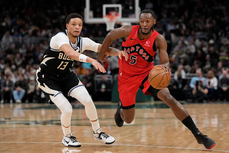 Raptors rout Bucks, snap three-game streak image