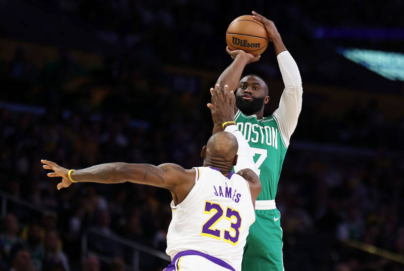 Celtics crush Lakers by 22, extend win streak to three image