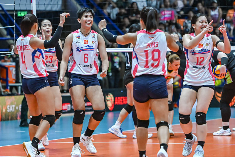Creamline stays hot, stretches streak  image