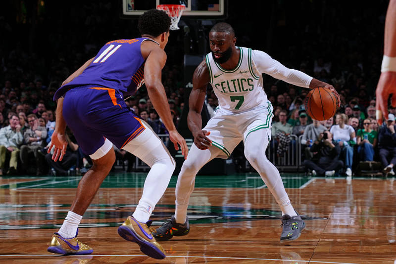 Jaylen Brown erupts for 41 as Celtics rally past Suns image
