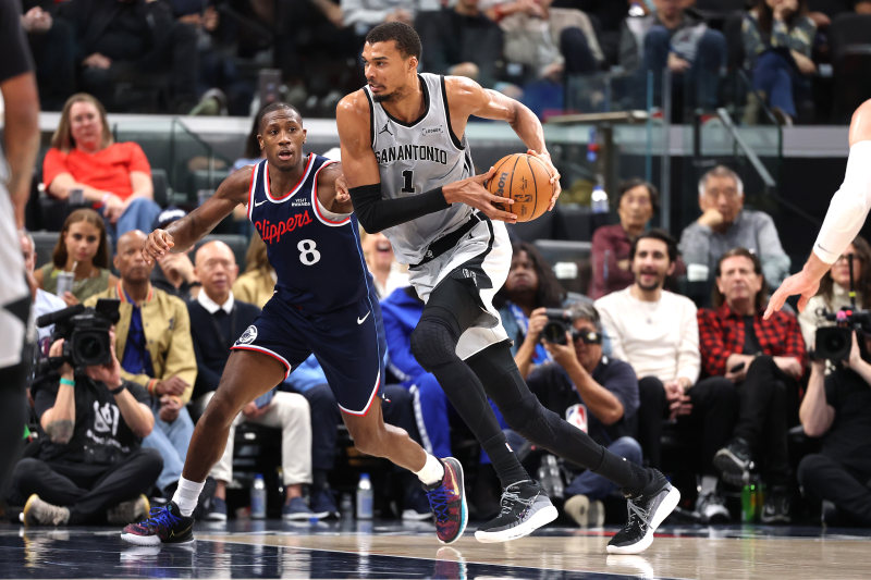 Spurs rally past Clippers behind Wembanyama, Castle image