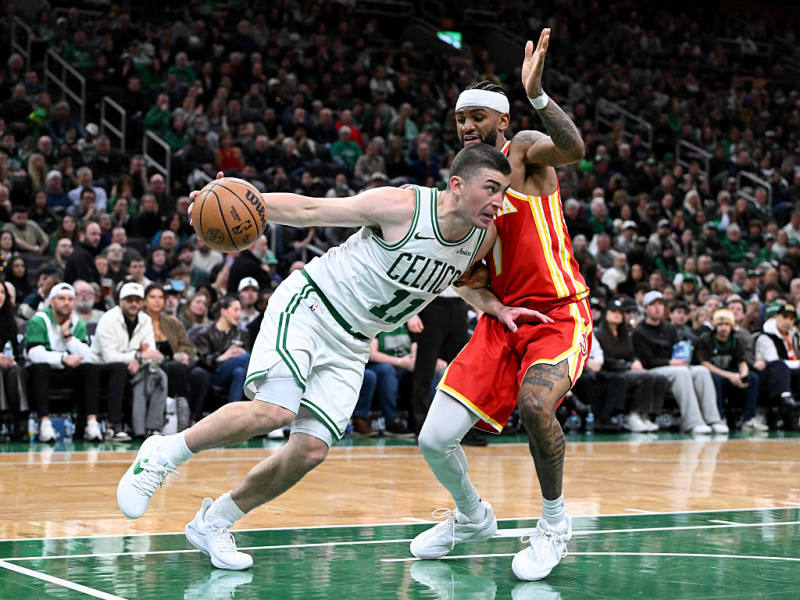Pritchard drops 36 off bench as Celtics stop streaking Hawks image