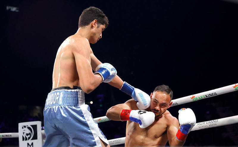 Fundora stops Thurman, keeps WBC crown image