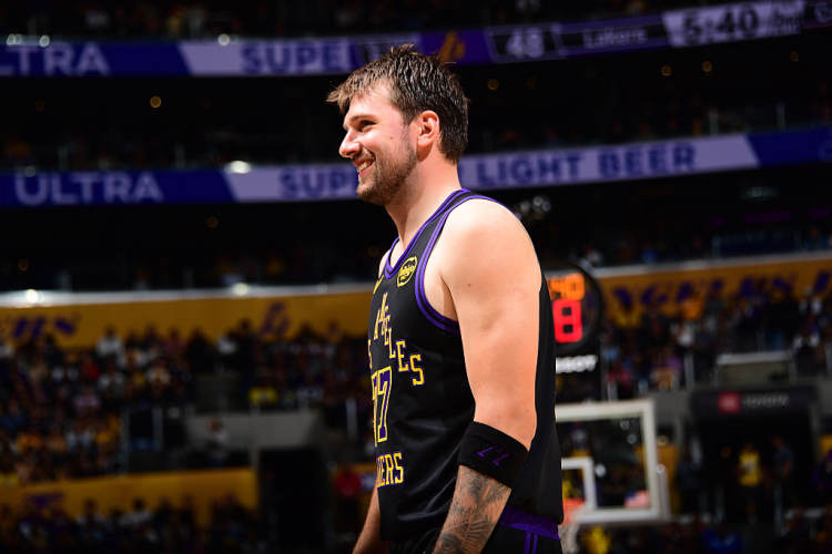 Luka Doncic breaks Kobe Bryant’s Laker record in win vs Cavs image