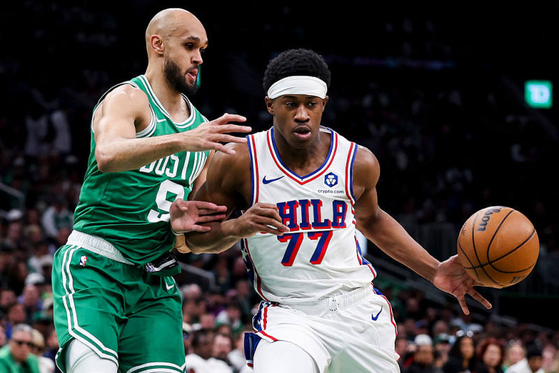 AT THE HALF: 76ers lead Celtics 62-54 in Game 2 image