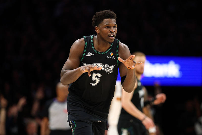 Timberwolves rout Nuggets in Game 3 to grab 2-1 series lead image