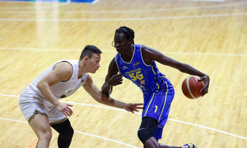 TNT edges Macau, back on track
 image