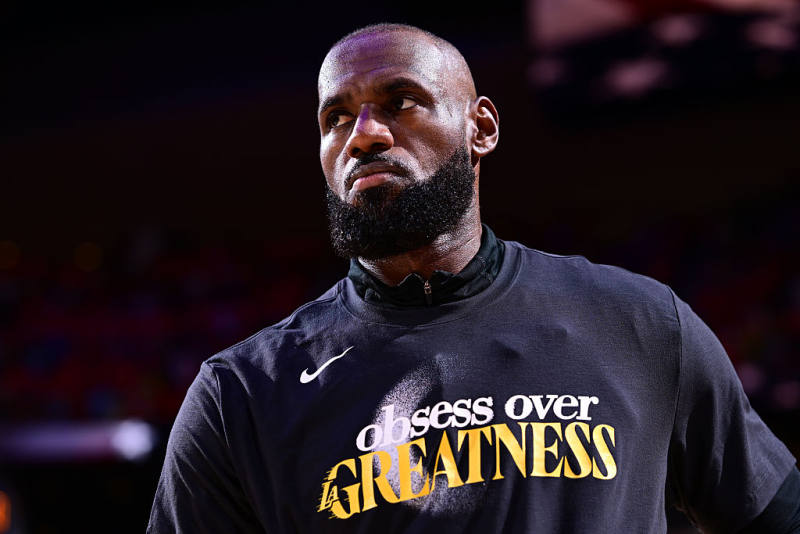 How LeBron James fared in Lakers' epic Game 3 comeback win vs Rockets image