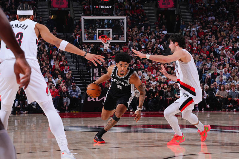 Castle and Harper combine for 60 as Wemby-less Spurs stun Blazers in Game 3 image