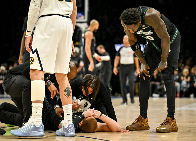 DiVincenzo out for Game 4 after suffering non-contact injury vs Nuggets image