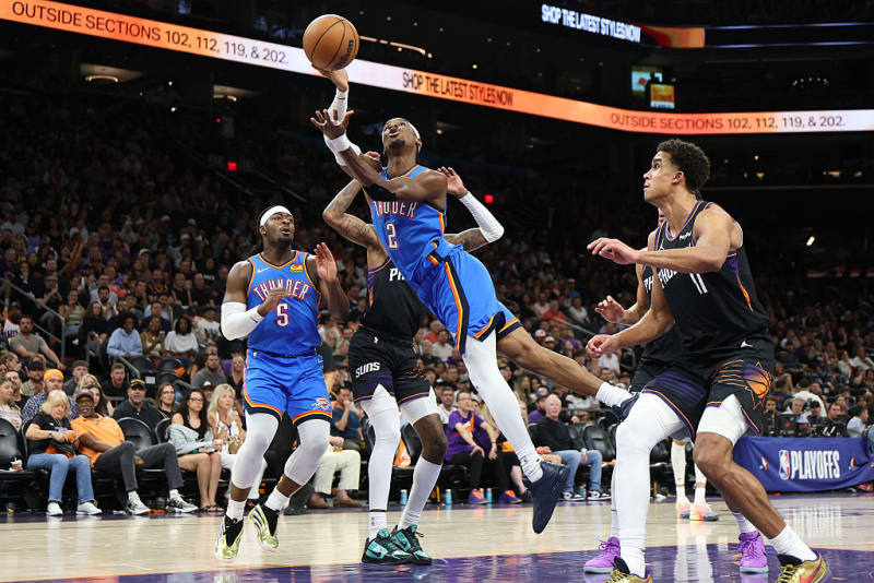Thunder sweep Suns, advance to 2nd round image