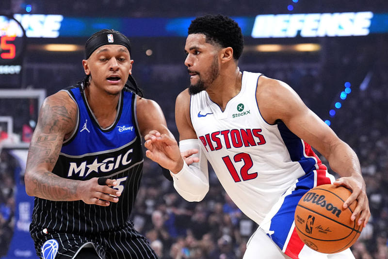 AT THE HALF: Magic lead Pistons 60-38 in Game 6, close in on series upset image