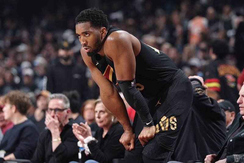 Cavs explode in 3rd to bury Raptors, set up Pistons showdown image